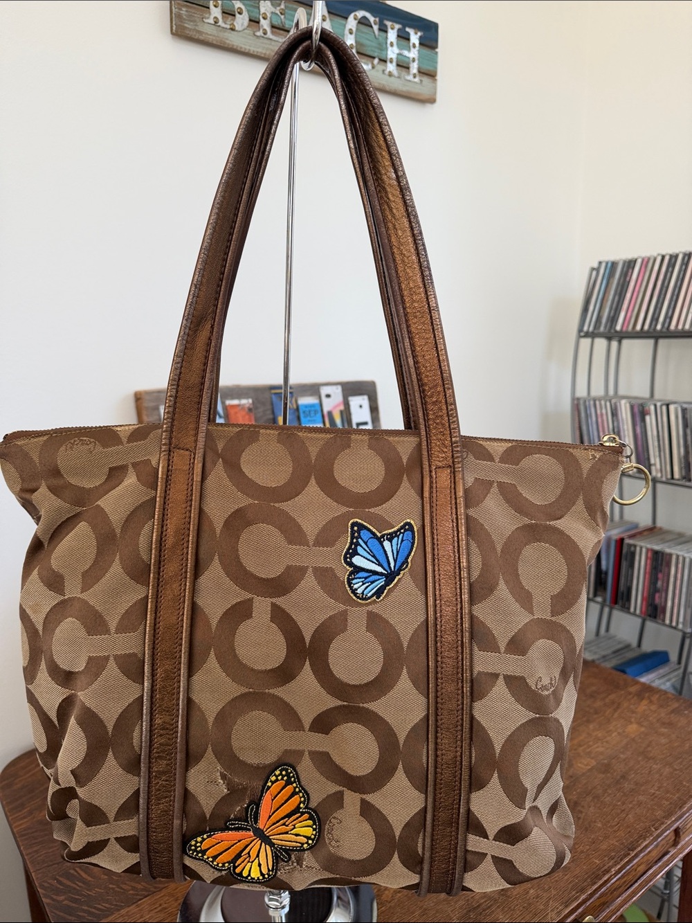 Coach Poppy Op Art Glam signature tote #13826 w/applique to cover issues - Picture 2 of 12